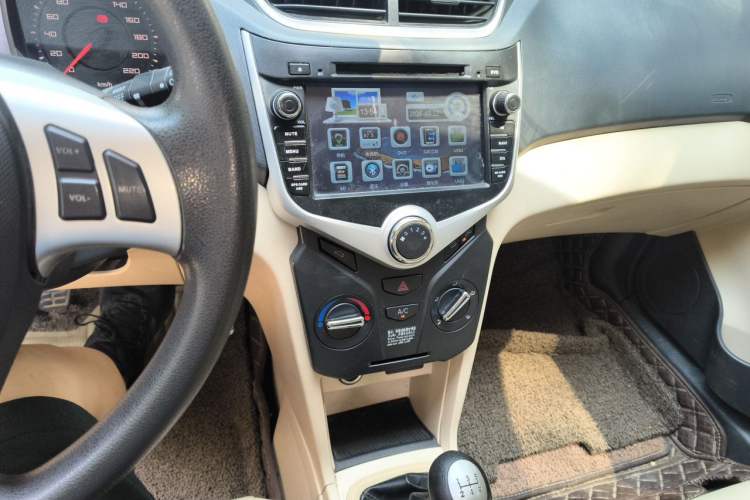 Used Chery Fengyun 2 2015 1.5L Manual New Edition Audio And AC Panel