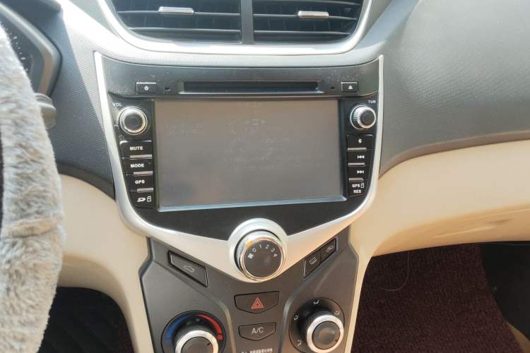 Used Chery Fengyun 2 2015 1.5L Manual New Edition Audio And AC Panel