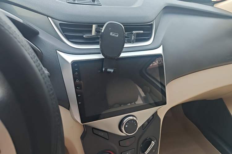 Used Chery Fengyun 2 2015 1.5L Manual New Edition Audio And AC Panel