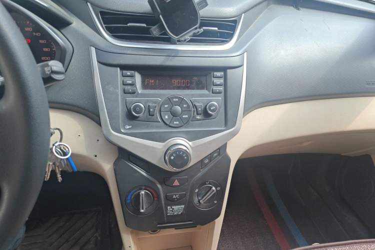 Used Chery Fengyun 2 2015 1.5L Manual New Edition Audio And AC Panel