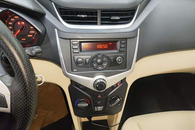 Used Chery Fengyun 2 2015 1.5L Manual New Edition Audio And AC Panel