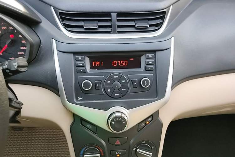 Used Chery Fengyun 2 2015 1.5L Manual New Edition Audio And AC Panel