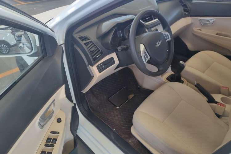 Used Chery Fengyun 2 2015 1.5L Manual New Edition Driver Seat