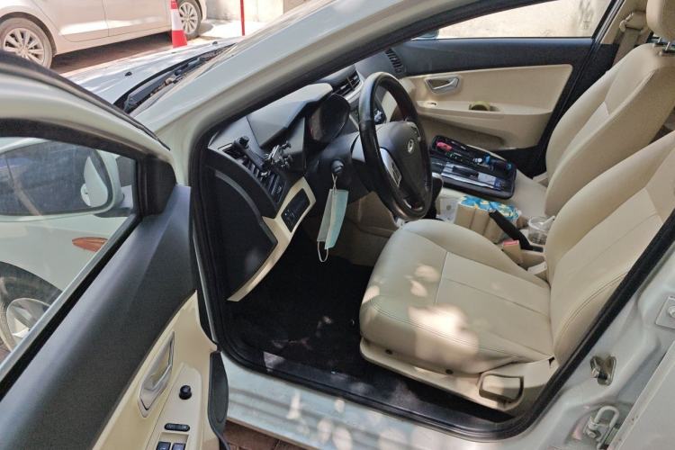 Used Chery Fengyun 2 2015 1.5L Manual New Edition Driver Seat