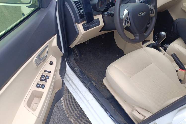 Used Chery Fengyun 2 2015 1.5L Manual New Edition Driver Seat