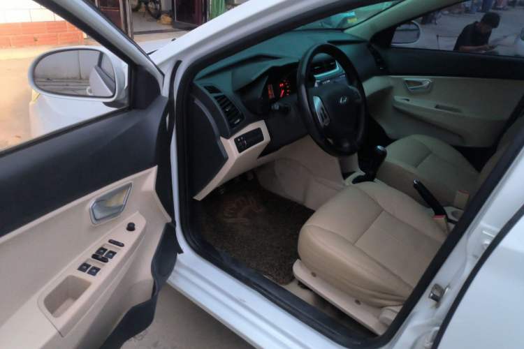 Used Chery Fengyun 2 2015 1.5L Manual New Edition Driver Seat