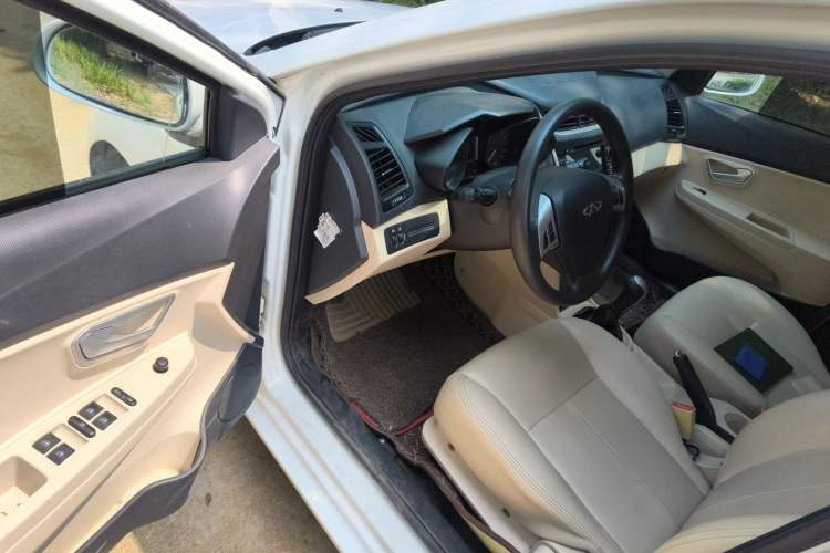 Used Chery Fengyun 2 2015 1.5L Manual New Edition Driver Seat