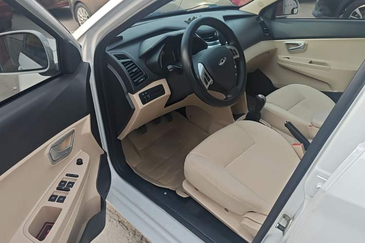 Used Chery Fengyun 2 2015 1.5L Manual New Edition Driver Seat