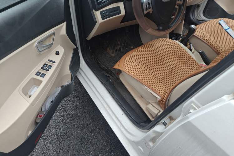 Used Chery Fengyun 2 2015 1.5L Manual New Edition Driver Seat