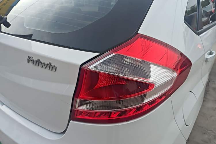 Used Chery Fengyun 2 2015 1.5L Manual New Edition Exterior 3