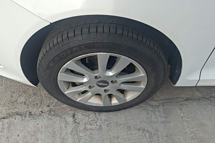 Used Chery Fengyun 2 2015 1.5L Manual New Edition Exterior 4