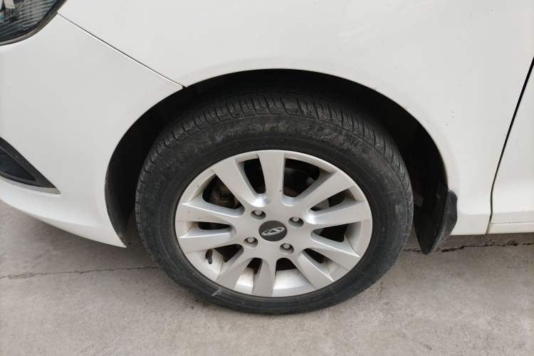 Used Chery Fengyun 2 2015 1.5L Manual New Edition Exterior 4