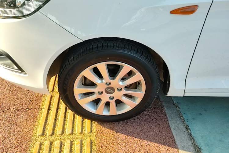 Used Chery Fengyun 2 2015 1.5L Manual New Edition Exterior 4
