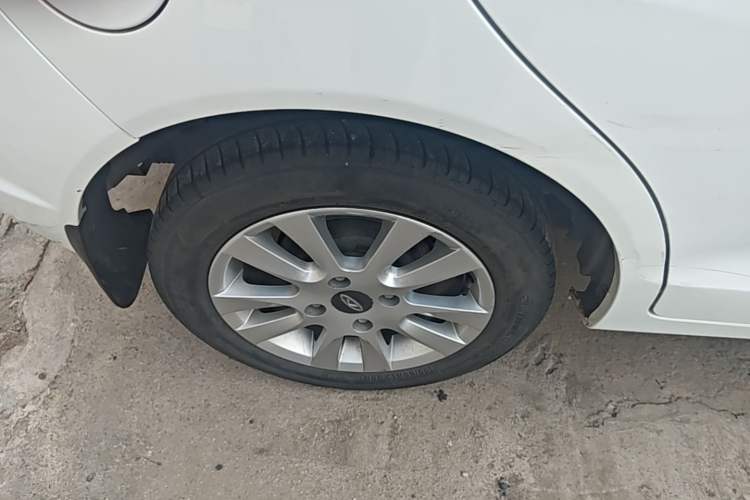Used Chery Fengyun 2 2015 1.5L Manual New Edition Exterior 5