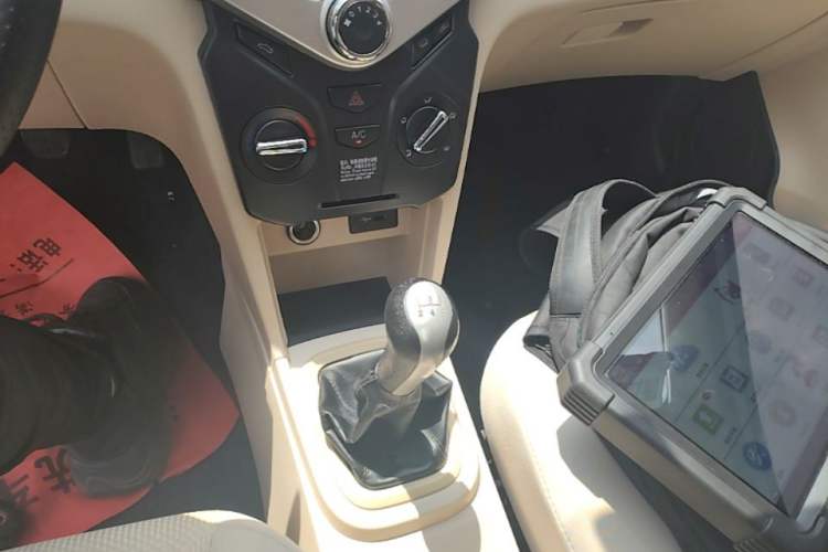 Used Chery Fengyun 2 2015 1.5L Manual New Edition Gear Lever