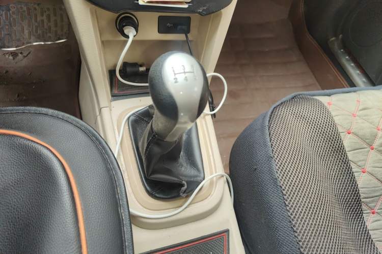 Used Chery Fengyun 2 2015 1.5L Manual New Edition Gear Lever