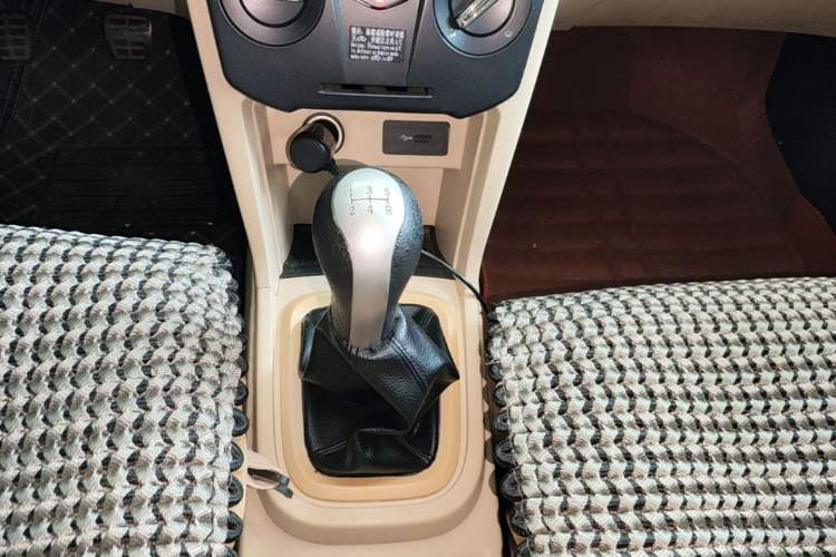 Used Chery Fengyun 2 2015 1.5L Manual New Edition Gear Lever