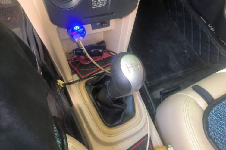 Used Chery Fengyun 2 2015 1.5L Manual New Edition Gear Lever
