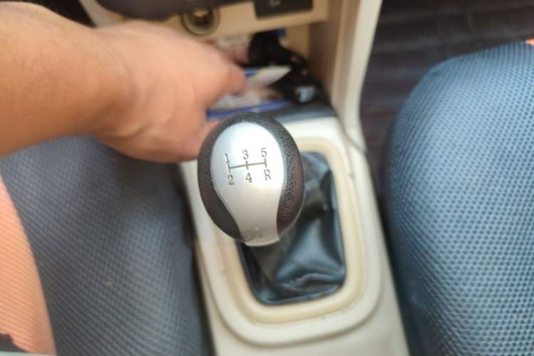 Used Chery Fengyun 2 2015 1.5L Manual New Edition Gear Lever