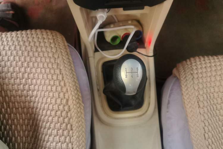 Used Chery Fengyun 2 2015 1.5L Manual New Edition Gear Lever
