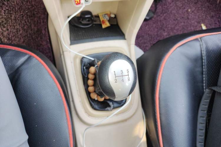 Used Chery Fengyun 2 2015 1.5L Manual New Edition Gear Lever