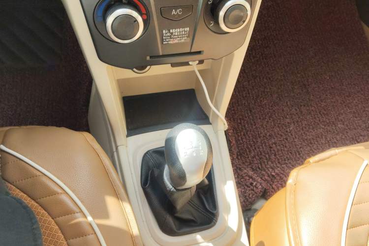 Used Chery Fengyun 2 2015 1.5L Manual New Edition Gear Lever