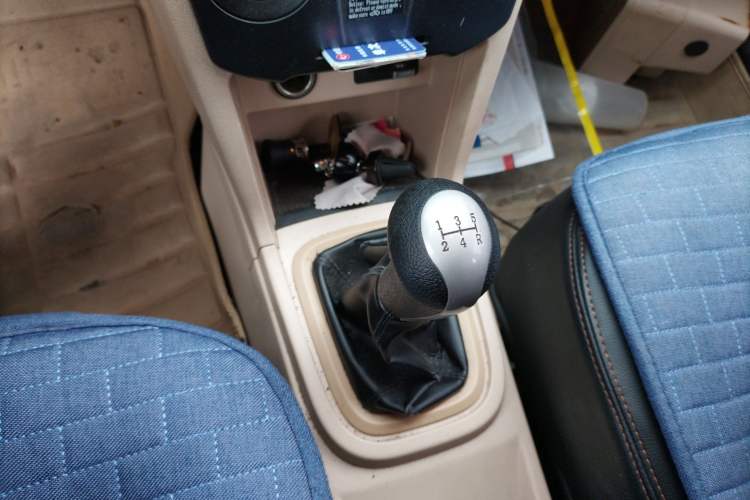 Used Chery Fengyun 2 2015 1.5L Manual New Edition Gear Lever