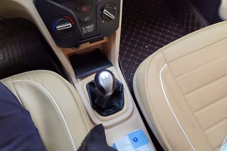 Used Chery Fengyun 2 2015 1.5L Manual New Edition Gear Lever