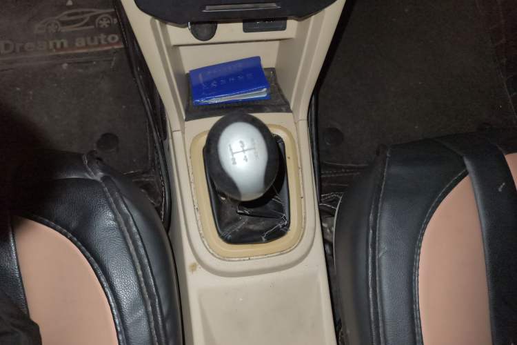 Used Chery Fengyun 2 2015 1.5L Manual New Edition Gear Lever