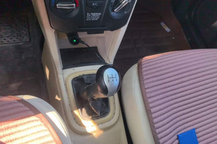 Used Chery Fengyun 2 2015 1.5L Manual New Edition Gear Lever