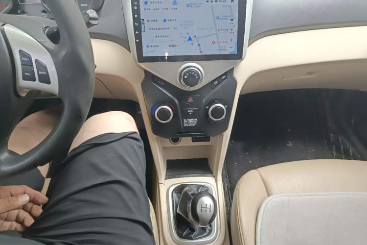 Used Chery Fengyun 2 2015 1.5L Manual New Edition Gear Lever