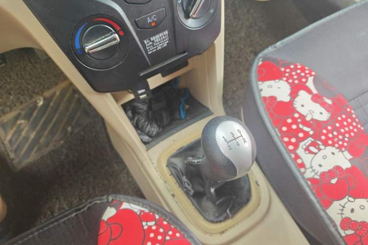 Used Chery Fengyun 2 2015 1.5L Manual New Edition Gear Lever
