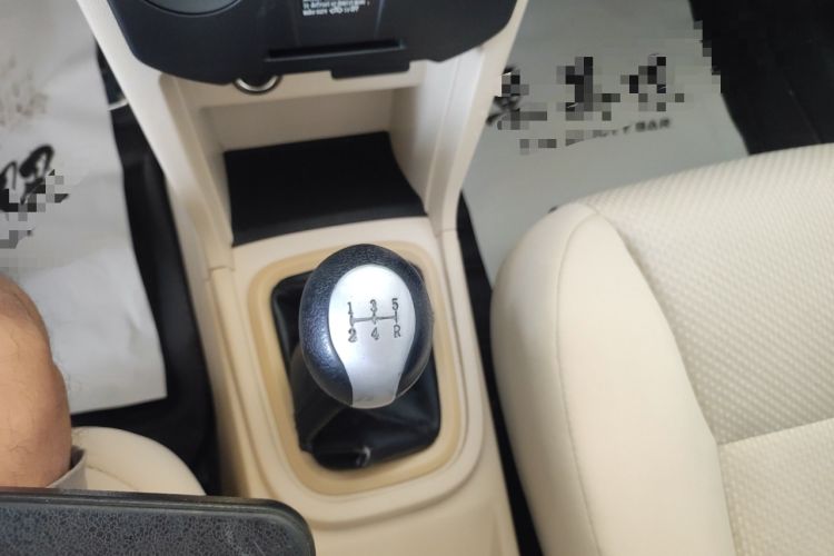 Used Chery Fengyun 2 2015 1.5L Manual New Edition Gear Lever