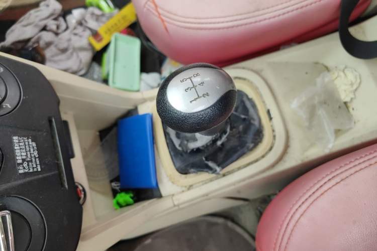 Used Chery Fengyun 2 2015 1.5L Manual New Edition Gear Lever
