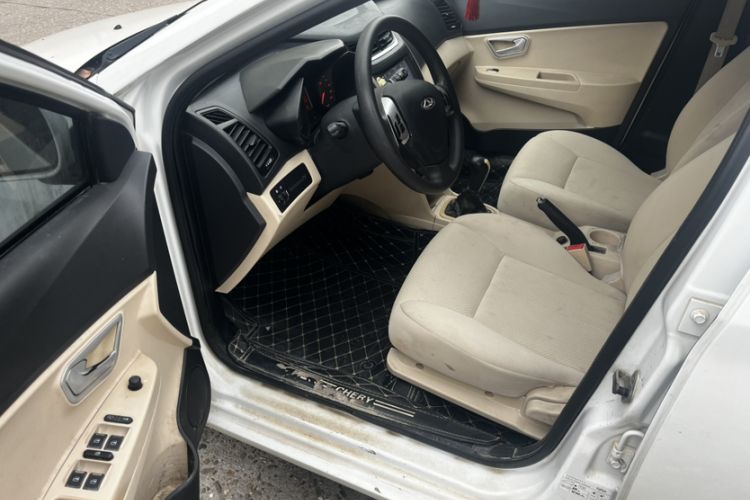 Used Chery Fengyun 2 2015 1.5L Manual New Edition Interior 2
