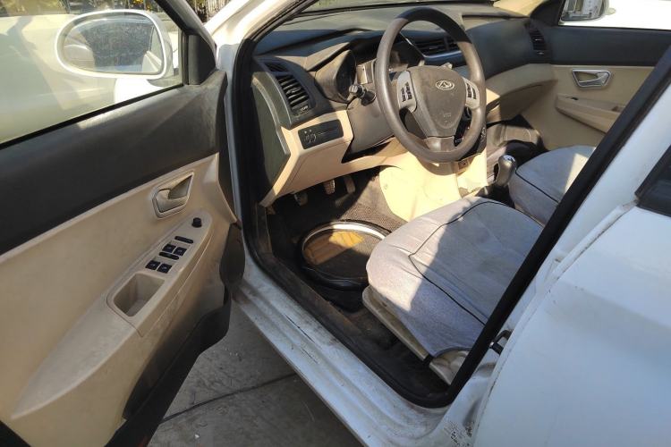 Used Chery Fengyun 2 2015 1.5L Manual New Edition Interior 3