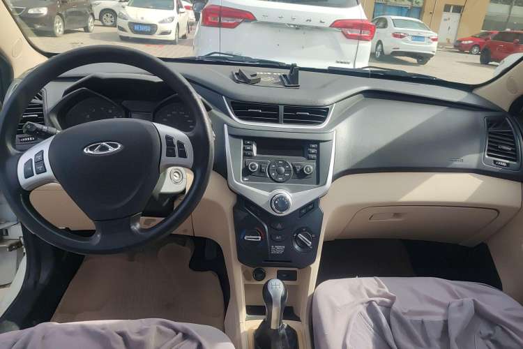 Used Chery Fengyun 2 2015 1.5L Manual New Edition Interior 3