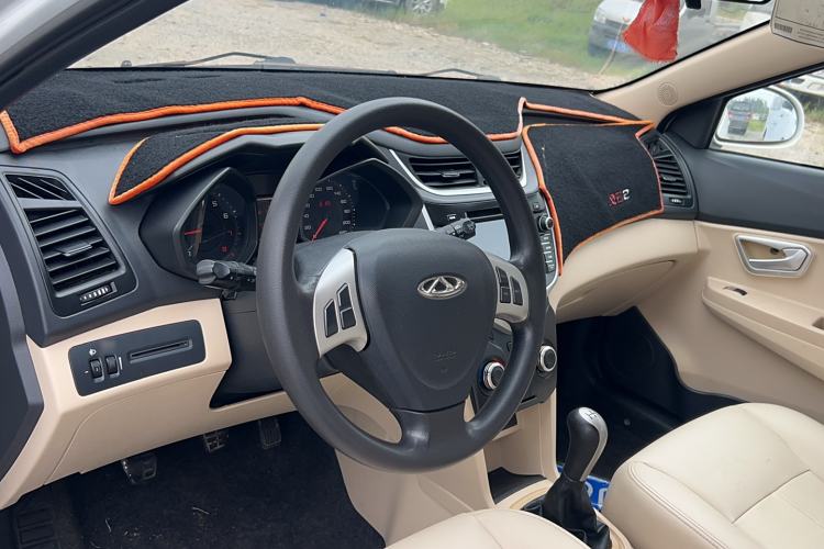 Used Chery Fengyun 2 2015 1.5L Manual New Edition Interior 3