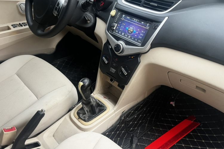 Used Chery Fengyun 2 2015 1.5L Manual New Edition Interior 5