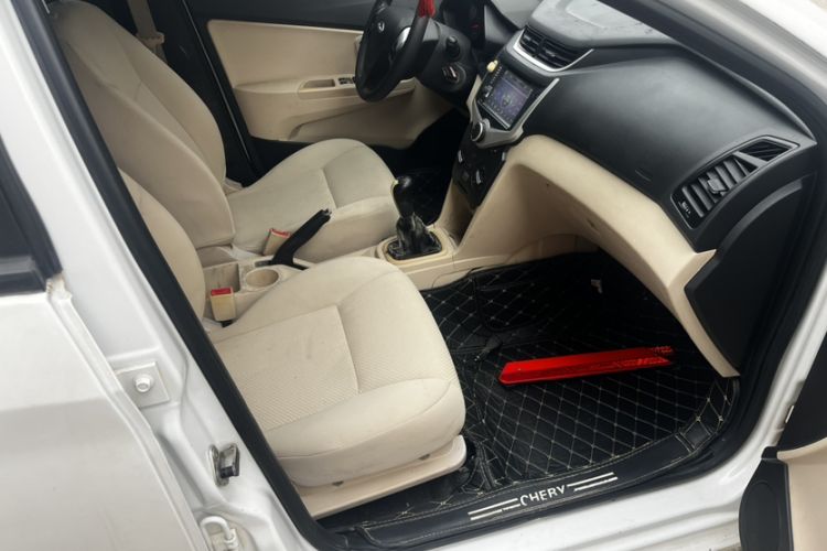Used Chery Fengyun 2 2015 1.5L Manual New Edition Interior 6