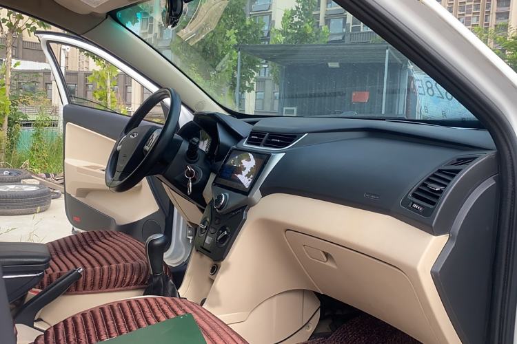 Used Chery Fengyun 2 2015 1.5L Manual New Edition Interior 6