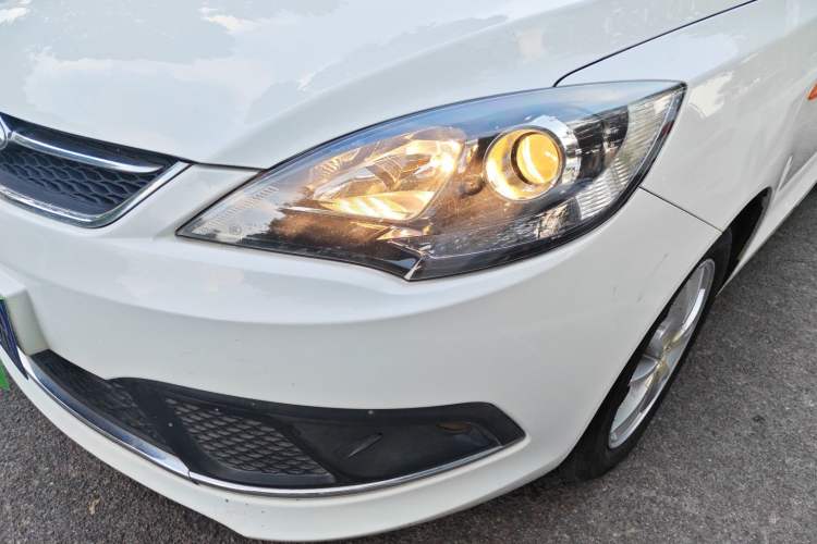 Used Chery Fengyun 2 2015 1.5L Manual New Edition Left Front Headlight