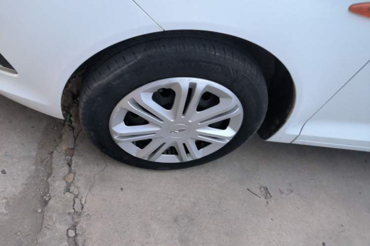 Used Chery Fengyun 2 2015 1.5L Manual New Edition Left Front Wheel Hub