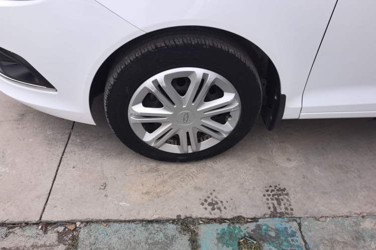 Used Chery Fengyun 2 2015 1.5L Manual New Edition Left Front Wheel Hub