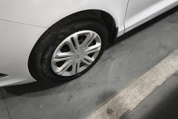 Used Chery Fengyun 2 2015 1.5L Manual New Edition Left Front Wheel Hub