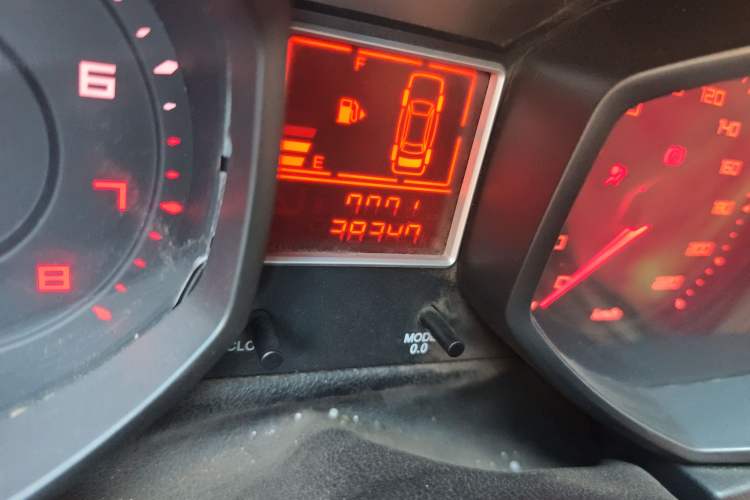 Used Chery Fengyun 2 2015 1.5L Manual New Edition Odometer Close Up