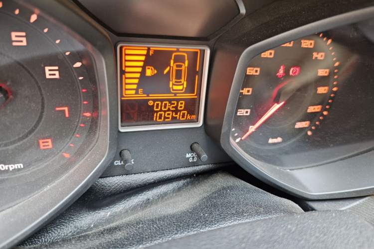 Used Chery Fengyun 2 2015 1.5L Manual New Edition Odometer Close Up