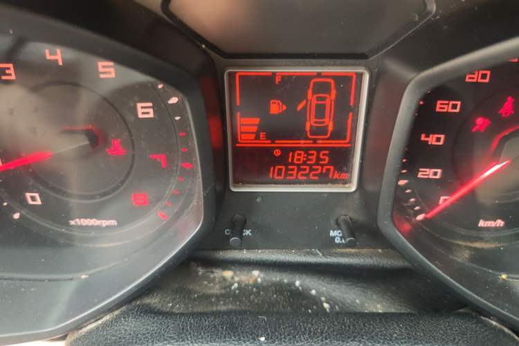 Used Chery Fengyun 2 2015 1.5L Manual New Edition Odometer Close Up