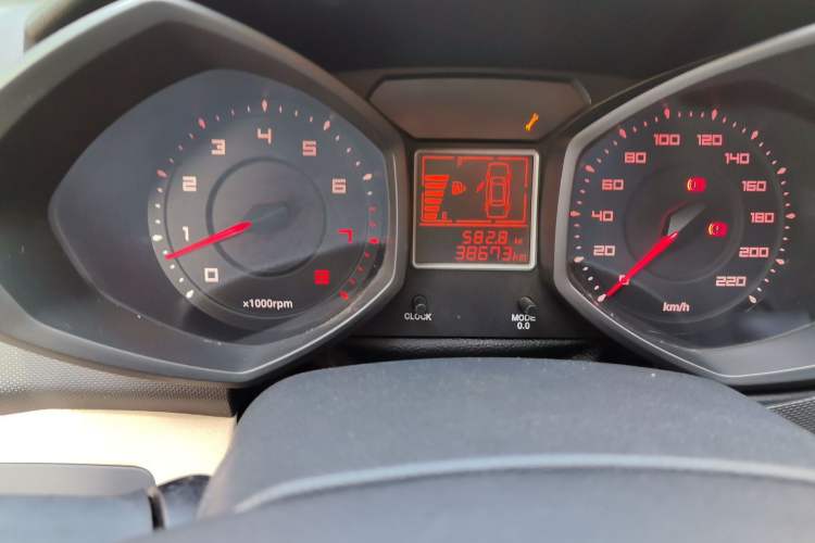 Used Chery Fengyun 2 2015 1.5L Manual New Edition Odometer Close Up