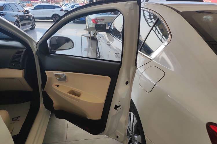Used Chery Fengyun 2 2015 1.5L Manual New Edition Right Front Door Interior